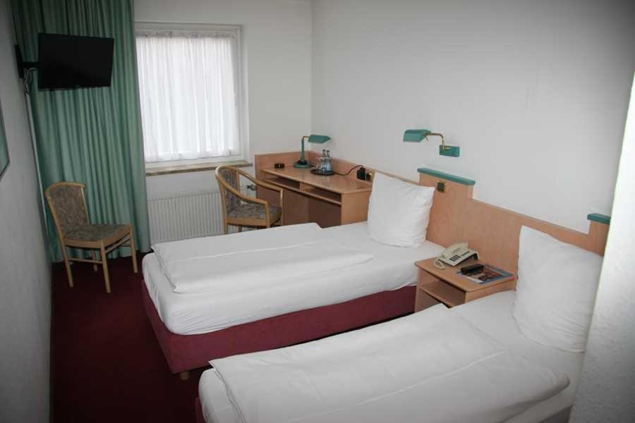 Vorsfelder Hof Hotel Wolfsburg Exterior photo